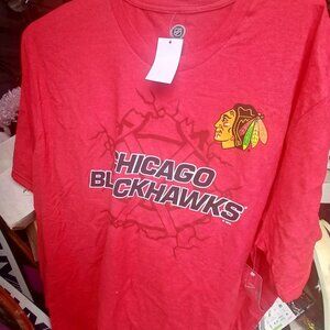 CHICAGO BLACKHAWKS XXL TSHIRT BRAND NEW WITH TAGS NHL OFFICIAL